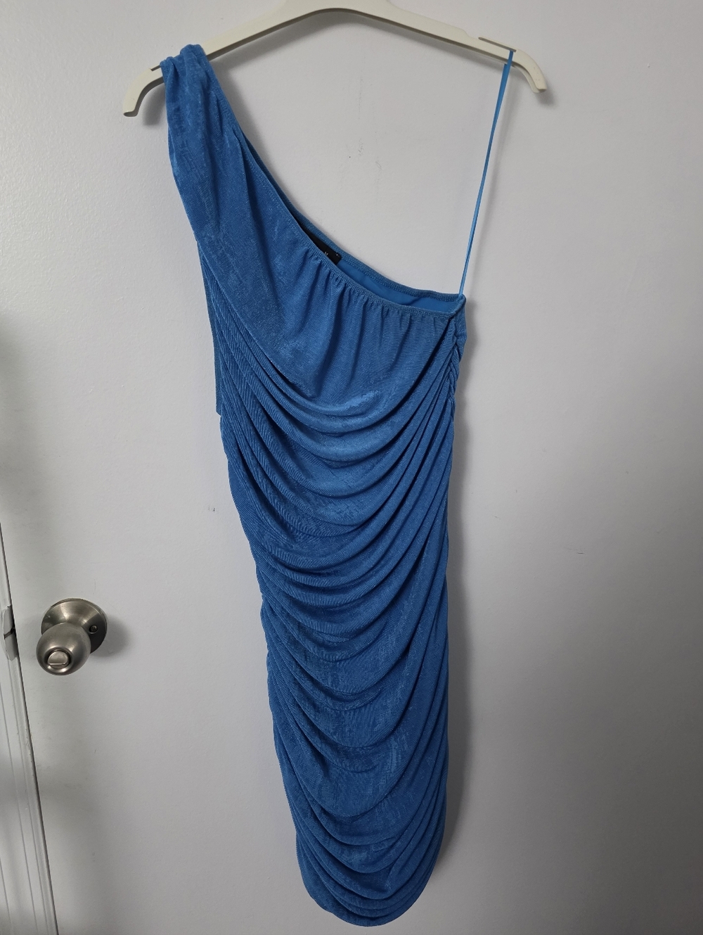 Lioness One-Shoulder Draped Midi Dress in Electric Blue
